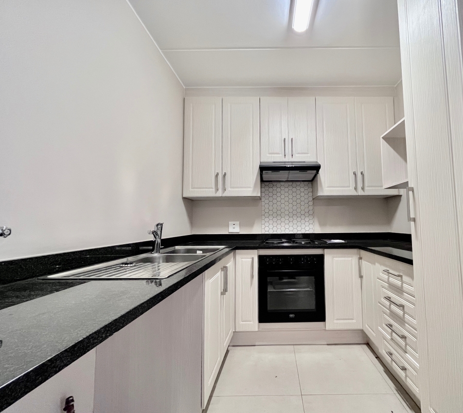 2 Bedroom Property for Sale in The Retreat Gauteng