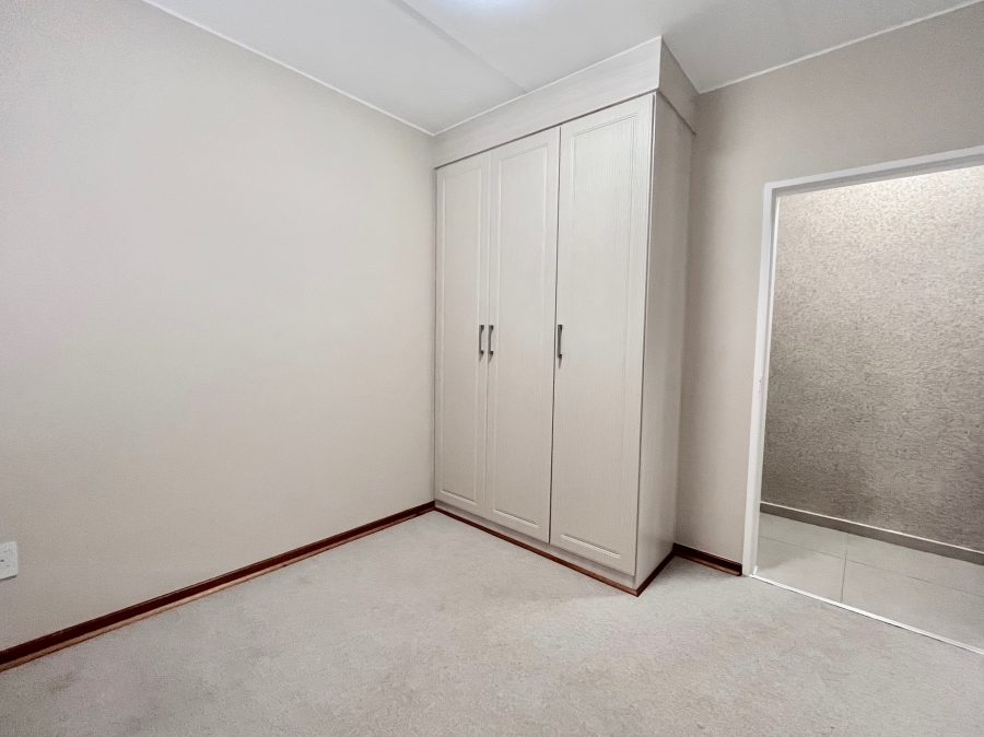 2 Bedroom Property for Sale in The Retreat Gauteng