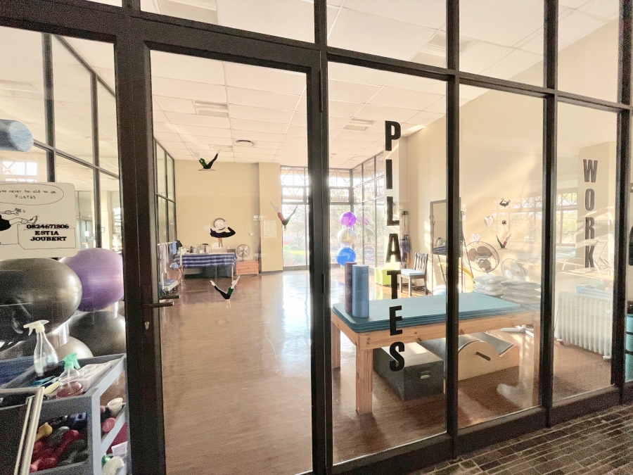 2 Bedroom Property for Sale in The Retreat Gauteng