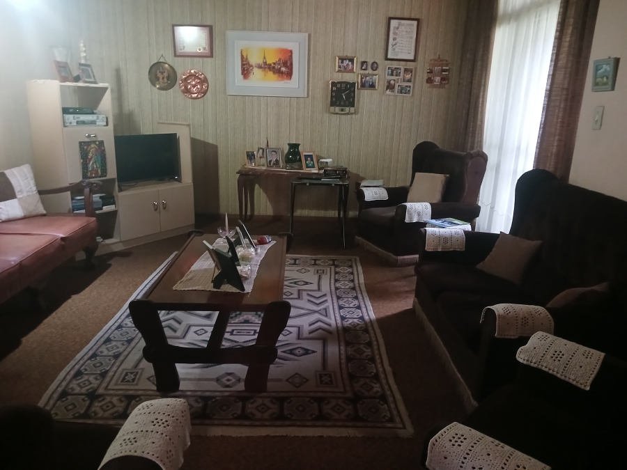 4 Bedroom Property for Sale in Garsfontein Gauteng