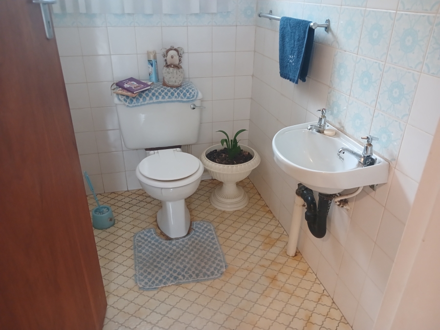 4 Bedroom Property for Sale in Garsfontein Gauteng