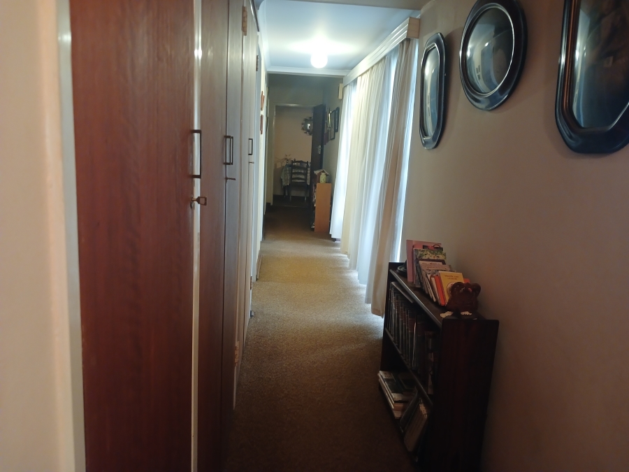 4 Bedroom Property for Sale in Garsfontein Gauteng