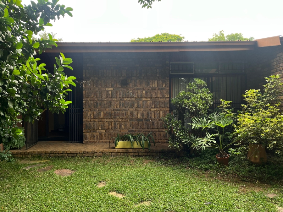 4 Bedroom Property for Sale in Garsfontein Gauteng