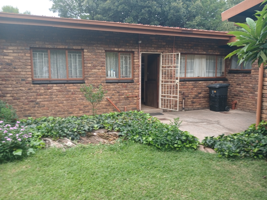 4 Bedroom Property for Sale in Garsfontein Gauteng