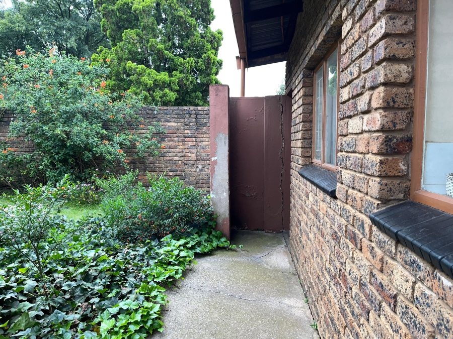 4 Bedroom Property for Sale in Garsfontein Gauteng