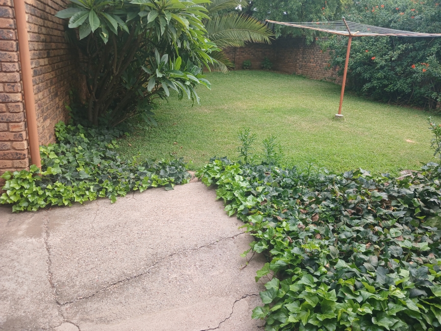 4 Bedroom Property for Sale in Garsfontein Gauteng