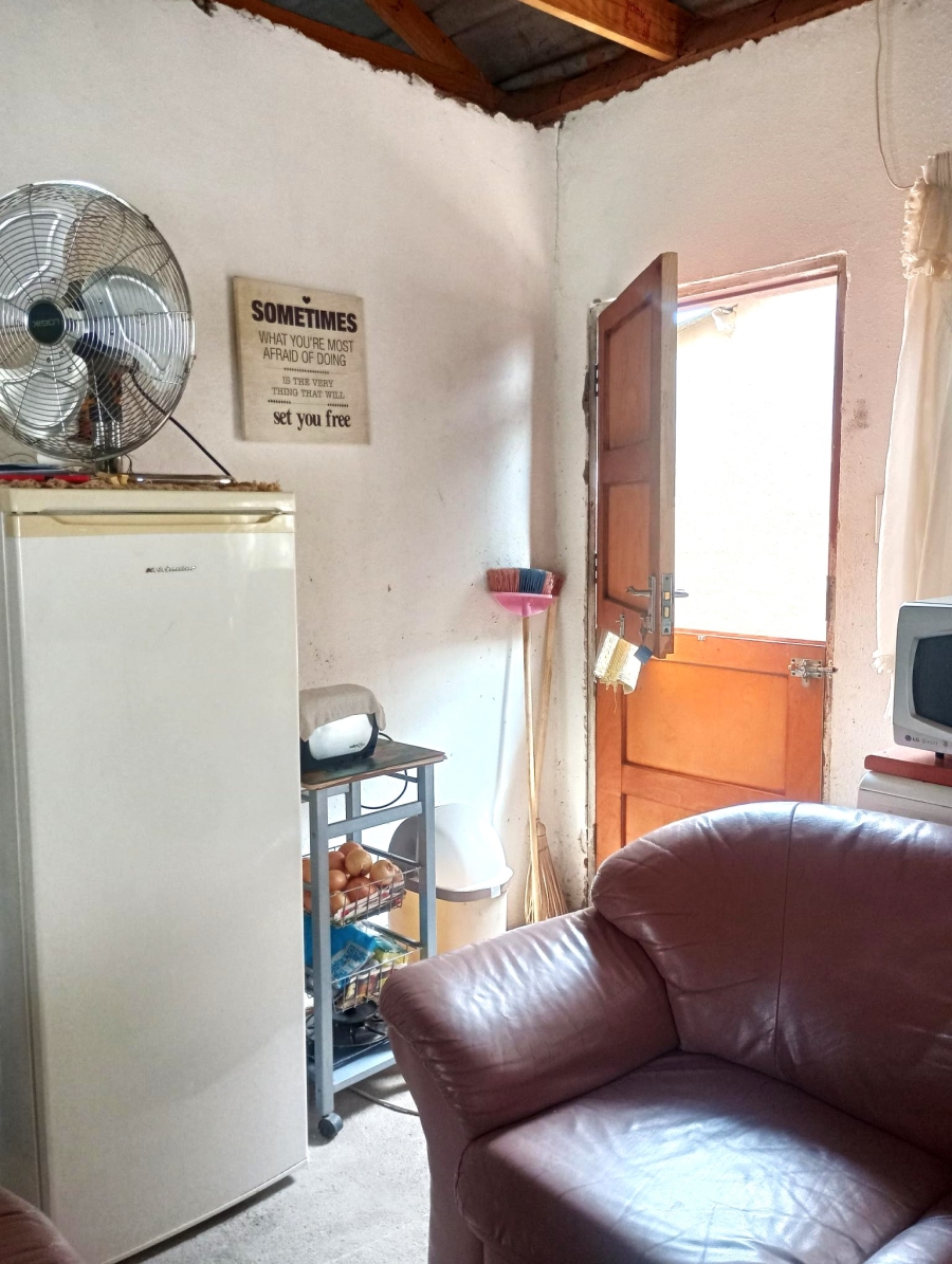 5 Bedroom Property for Sale in Klippoortje Gauteng