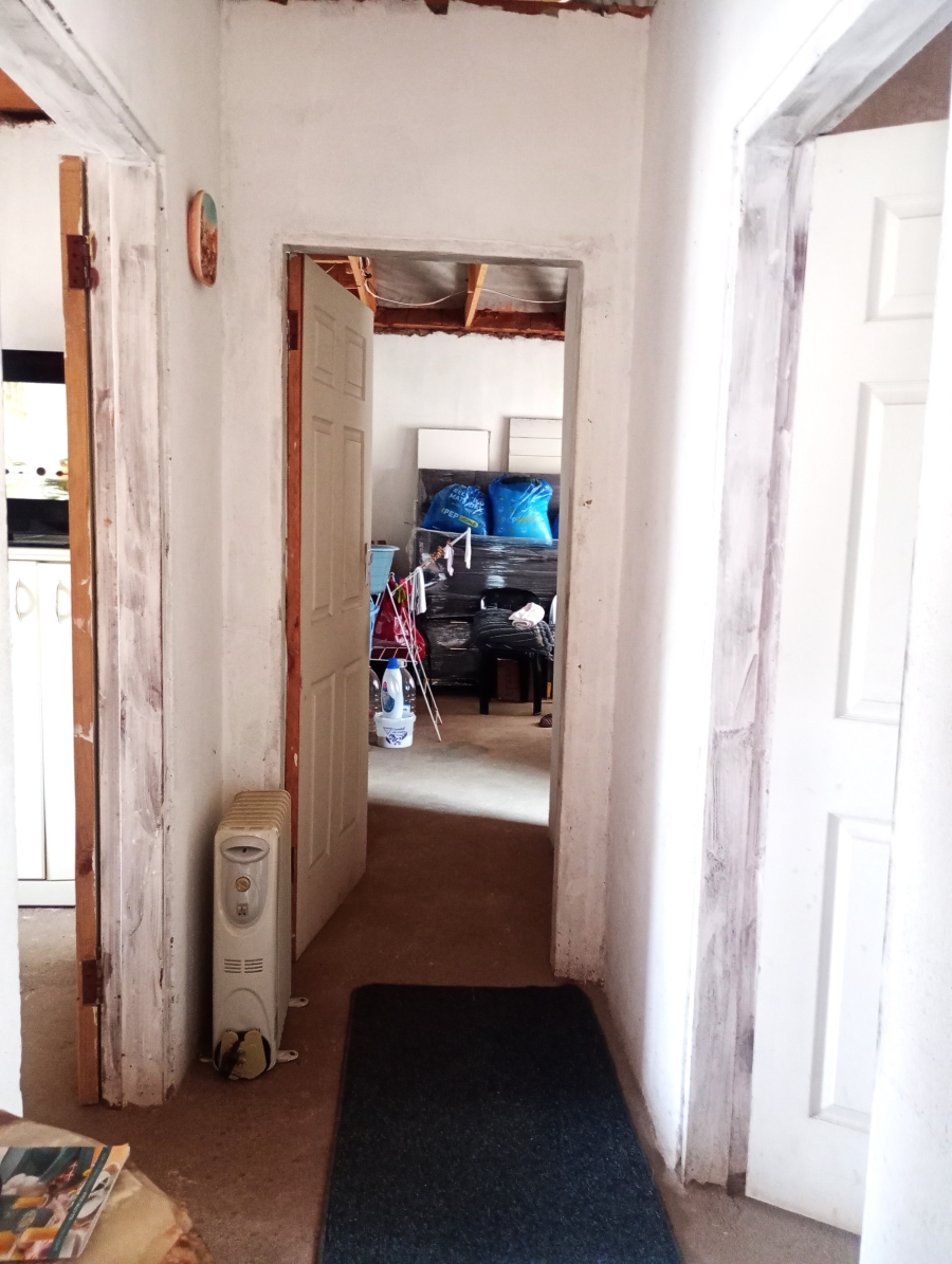 5 Bedroom Property for Sale in Klippoortje Gauteng