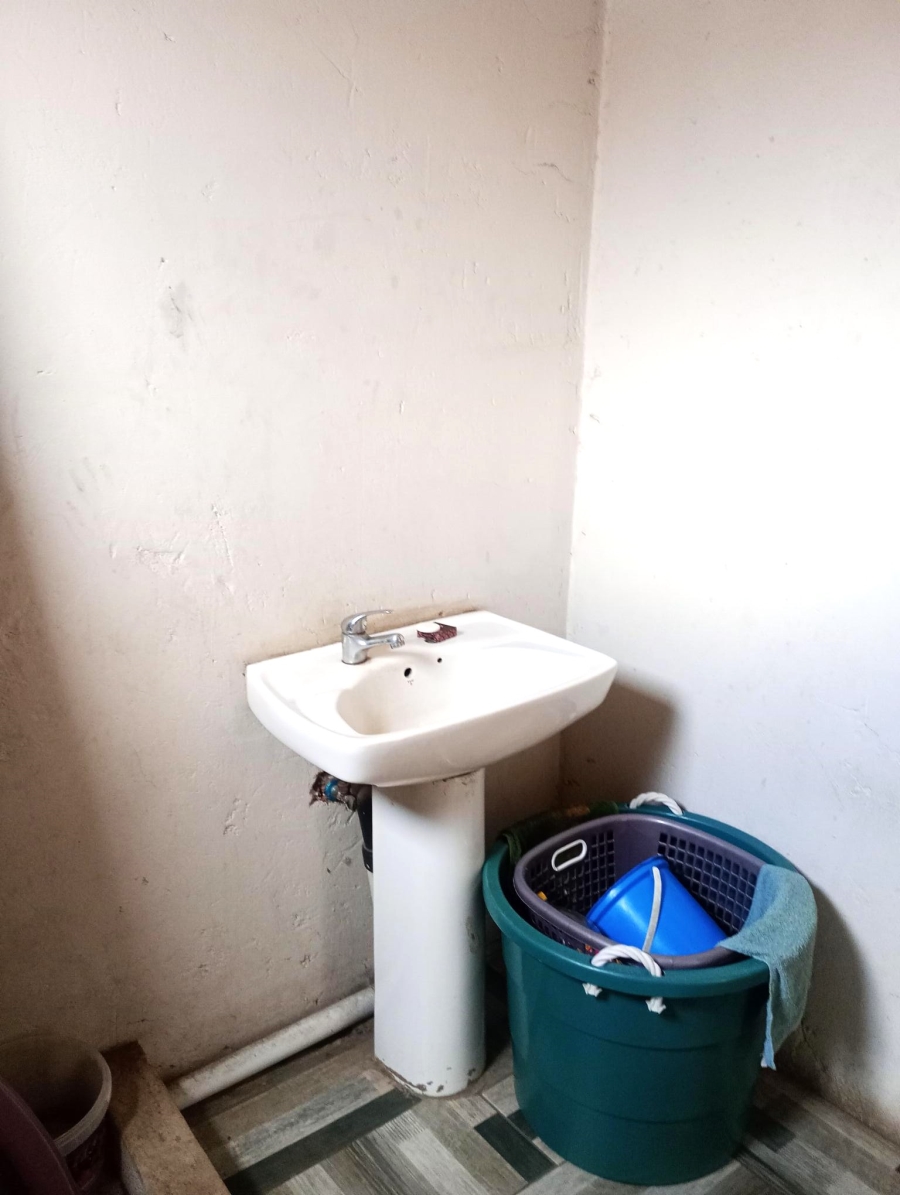 5 Bedroom Property for Sale in Klippoortje Gauteng