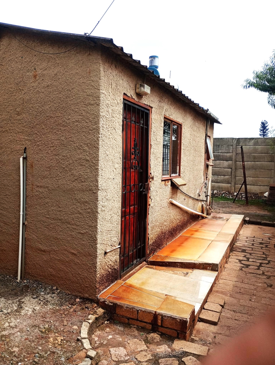 5 Bedroom Property for Sale in Klippoortje Gauteng