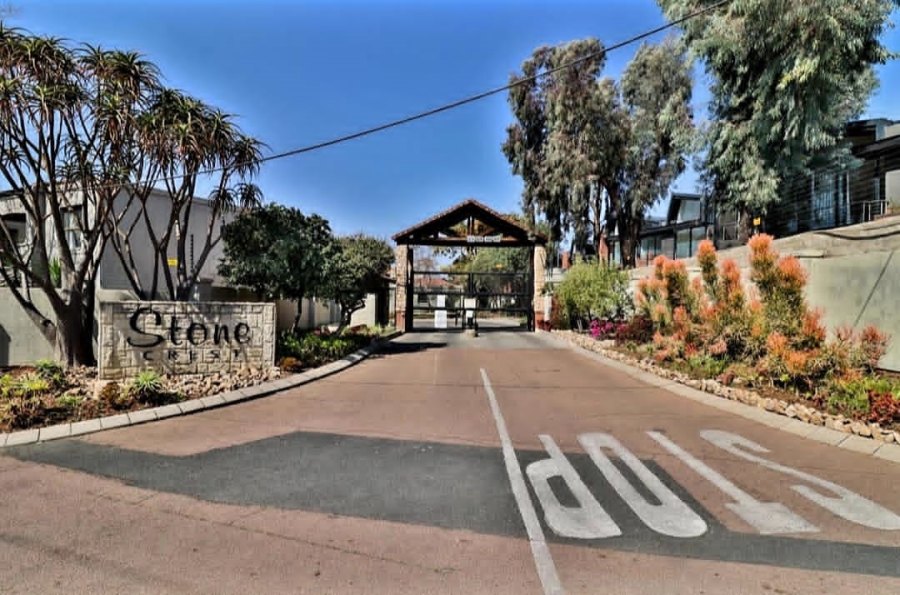 To Let 3 Bedroom Property for Rent in Broadacres Gauteng