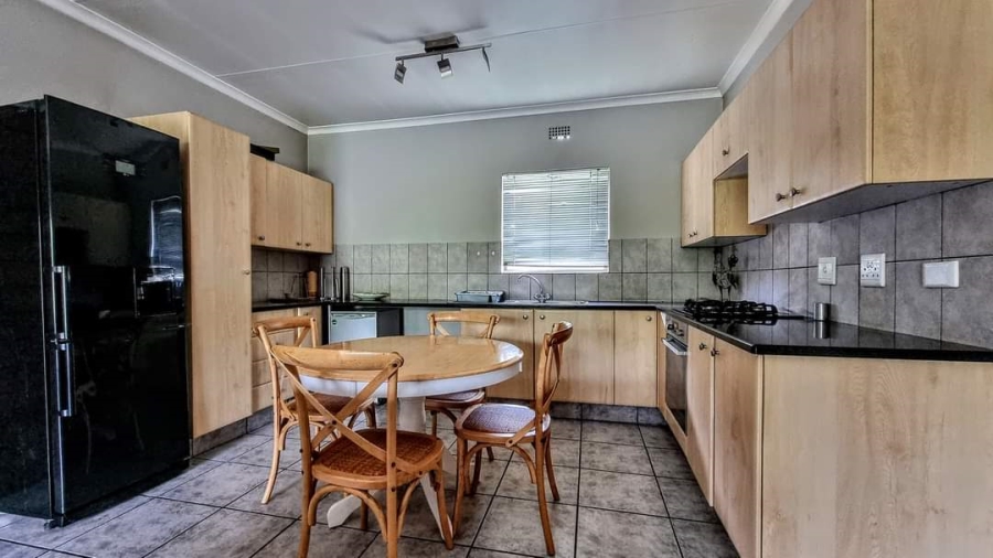 To Let 3 Bedroom Property for Rent in Broadacres Gauteng