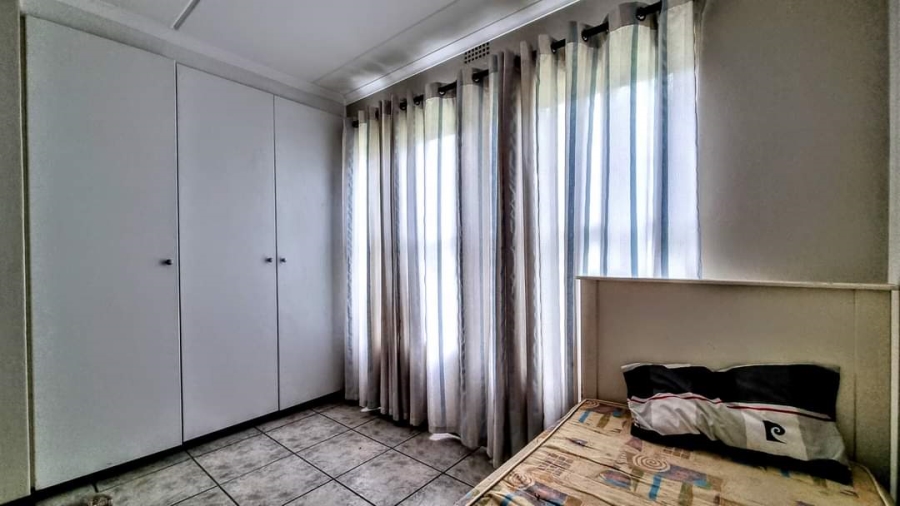 To Let 3 Bedroom Property for Rent in Broadacres Gauteng