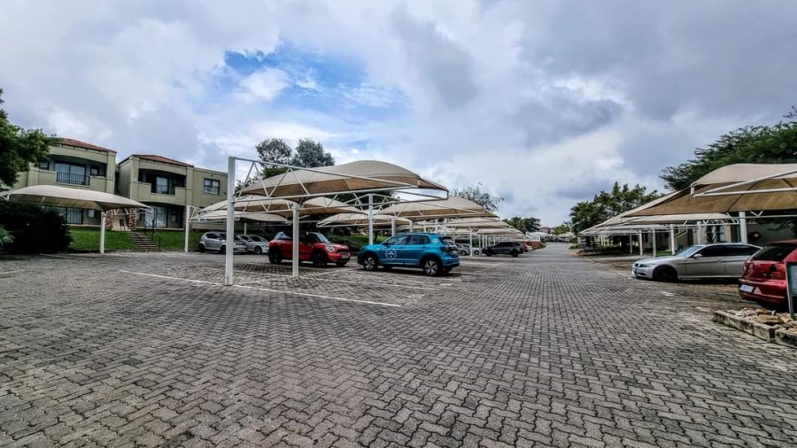 To Let 3 Bedroom Property for Rent in Broadacres Gauteng