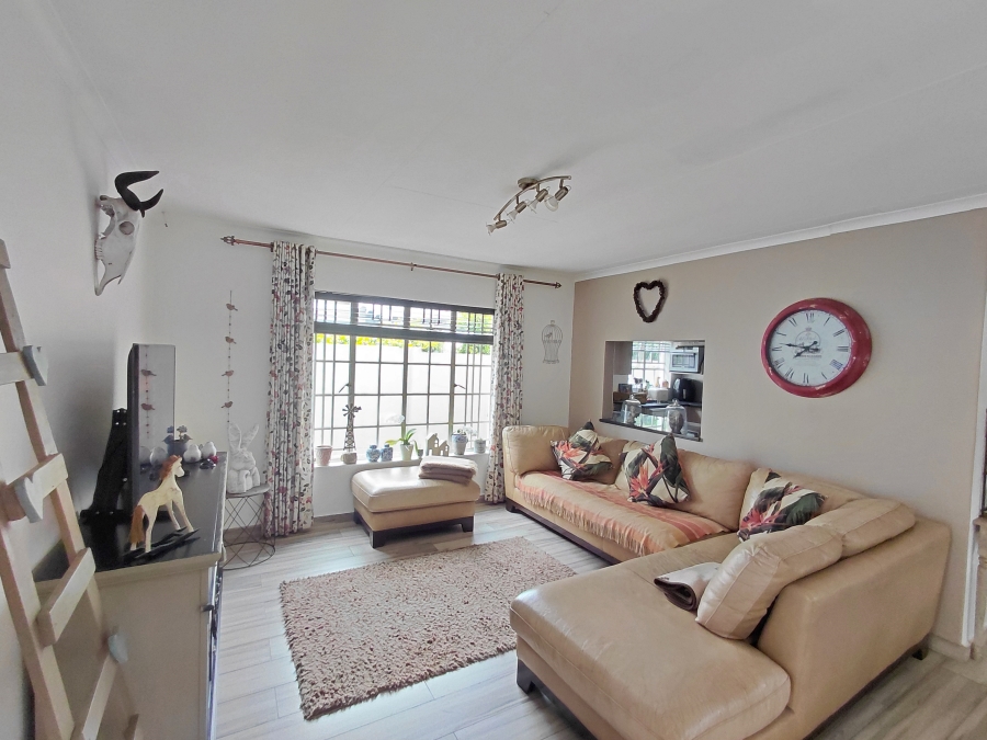 To Let 3 Bedroom Property for Rent in Verwoerdpark Gauteng