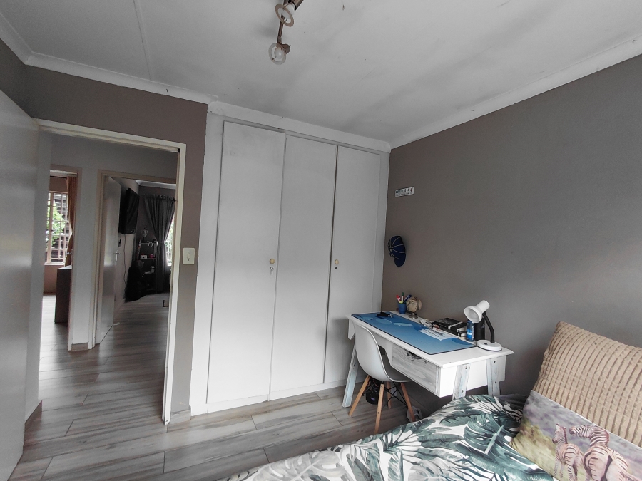 To Let 3 Bedroom Property for Rent in Verwoerdpark Gauteng