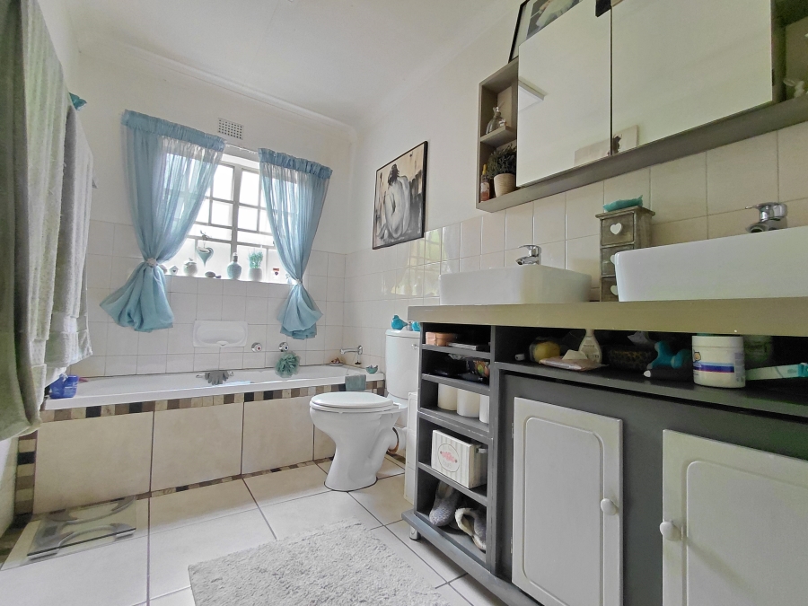 To Let 3 Bedroom Property for Rent in Verwoerdpark Gauteng