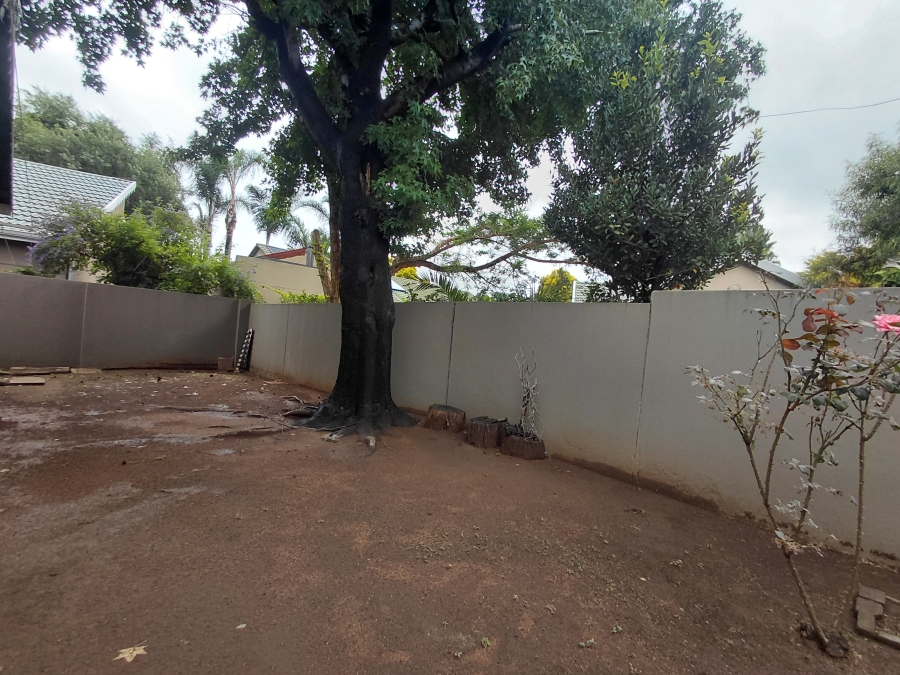 To Let 3 Bedroom Property for Rent in Verwoerdpark Gauteng