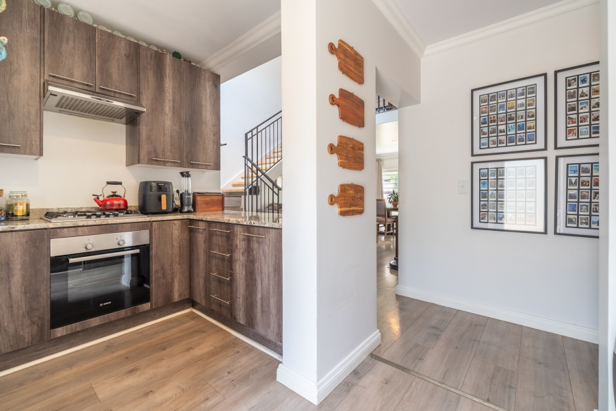 2 Bedroom Property for Sale in Bryanston Gauteng