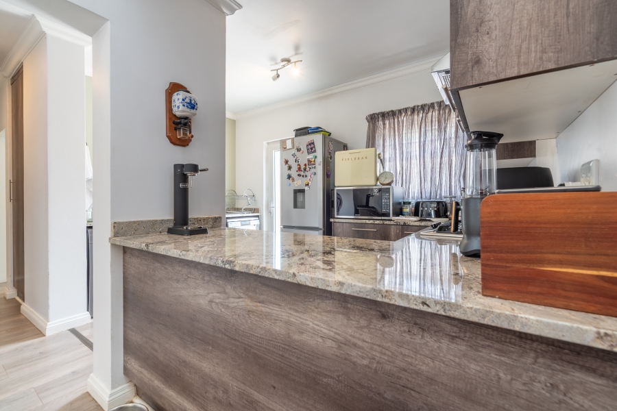 2 Bedroom Property for Sale in Bryanston Gauteng