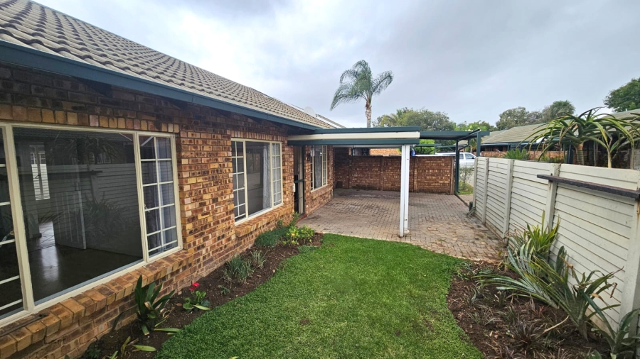 2 Bedroom Property for Sale in Elardus Park Gauteng