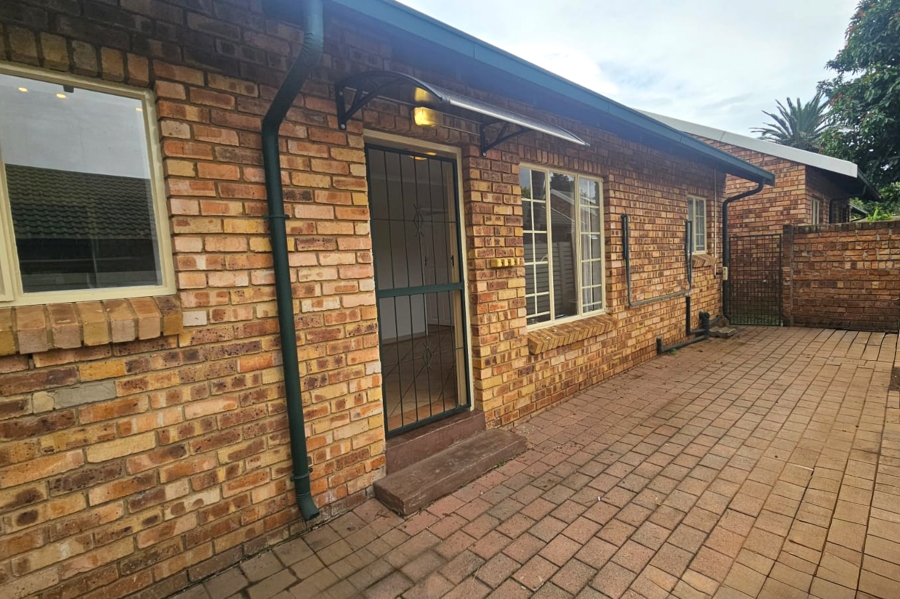 2 Bedroom Property for Sale in Elardus Park Gauteng