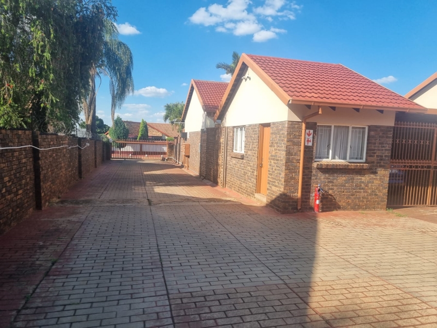 2 Bedroom Property for Sale in The Orchards Gauteng