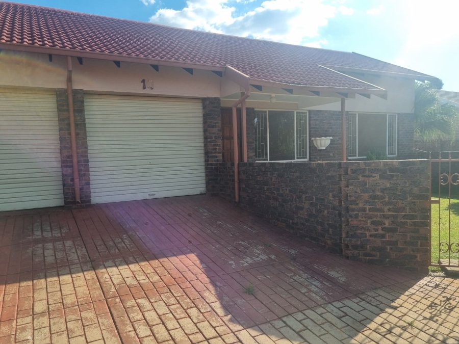 2 Bedroom Property for Sale in The Orchards Gauteng