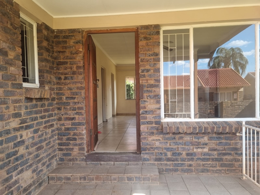 2 Bedroom Property for Sale in The Orchards Gauteng