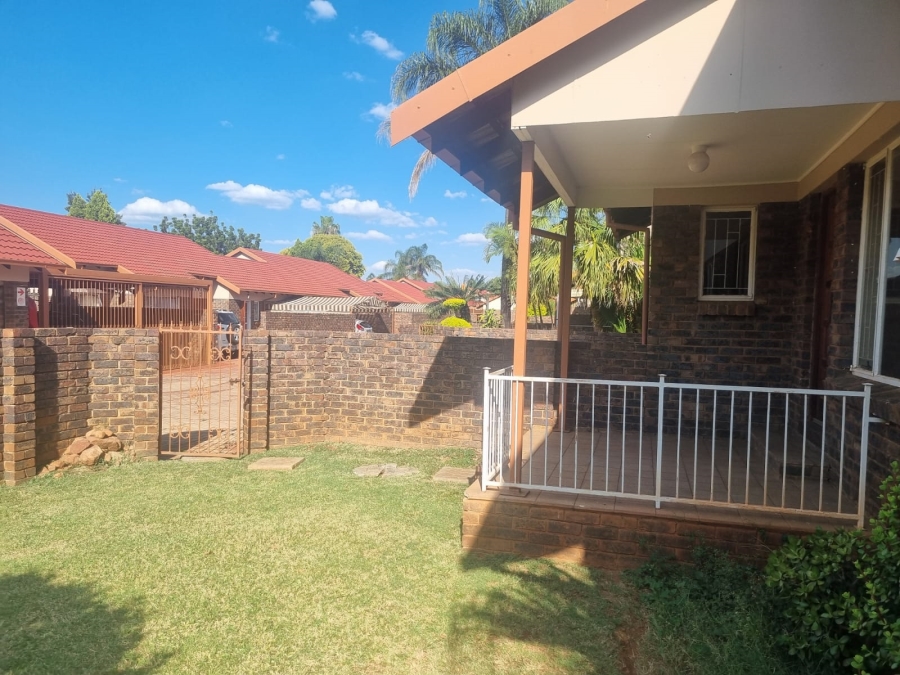 2 Bedroom Property for Sale in The Orchards Gauteng
