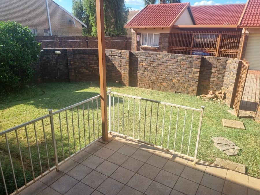 2 Bedroom Property for Sale in The Orchards Gauteng
