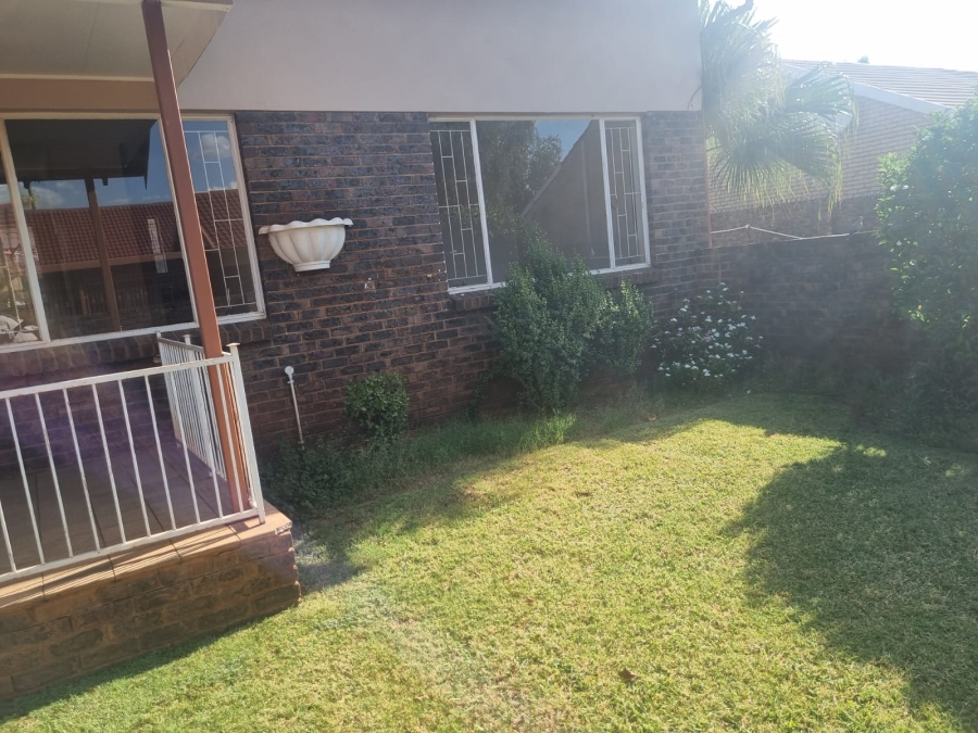 2 Bedroom Property for Sale in The Orchards Gauteng