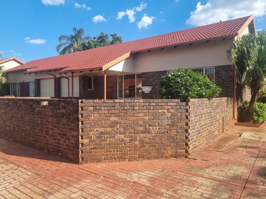 2 Bedroom Property for Sale in The Orchards Gauteng