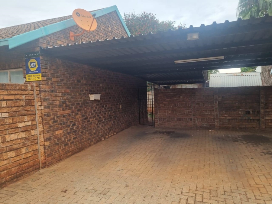 2 Bedroom Property for Sale in The Orchards Gauteng