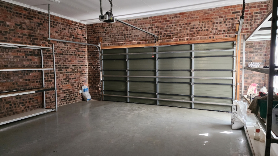 4 Bedroom Property for Sale in Waterlake Farm Lifestyle Estate Gauteng