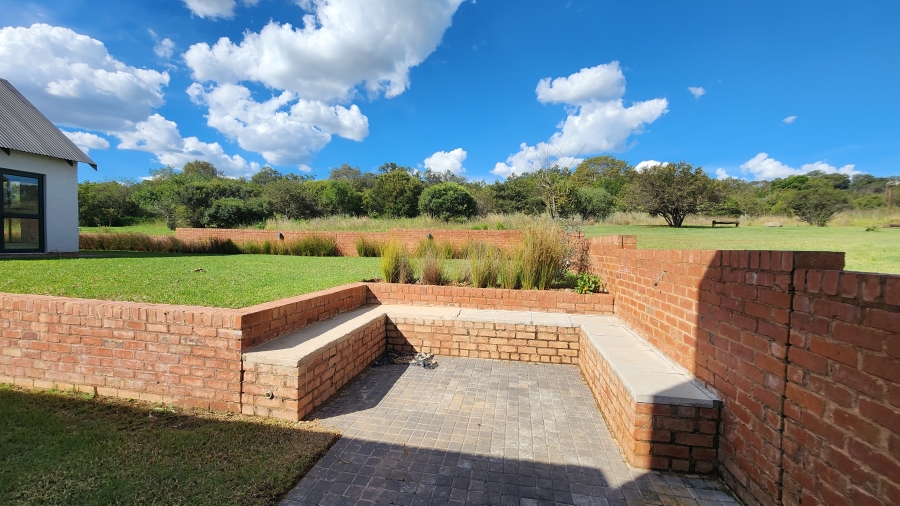 4 Bedroom Property for Sale in Waterlake Farm Lifestyle Estate Gauteng
