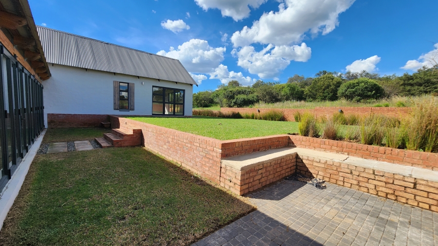 4 Bedroom Property for Sale in Waterlake Farm Lifestyle Estate Gauteng