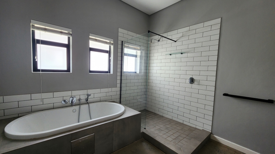 4 Bedroom Property for Sale in Waterlake Farm Lifestyle Estate Gauteng