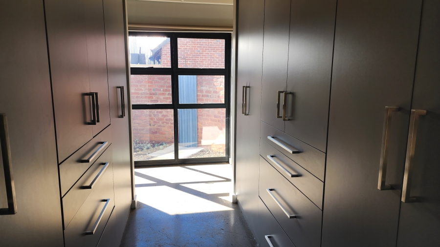 4 Bedroom Property for Sale in Waterlake Farm Lifestyle Estate Gauteng