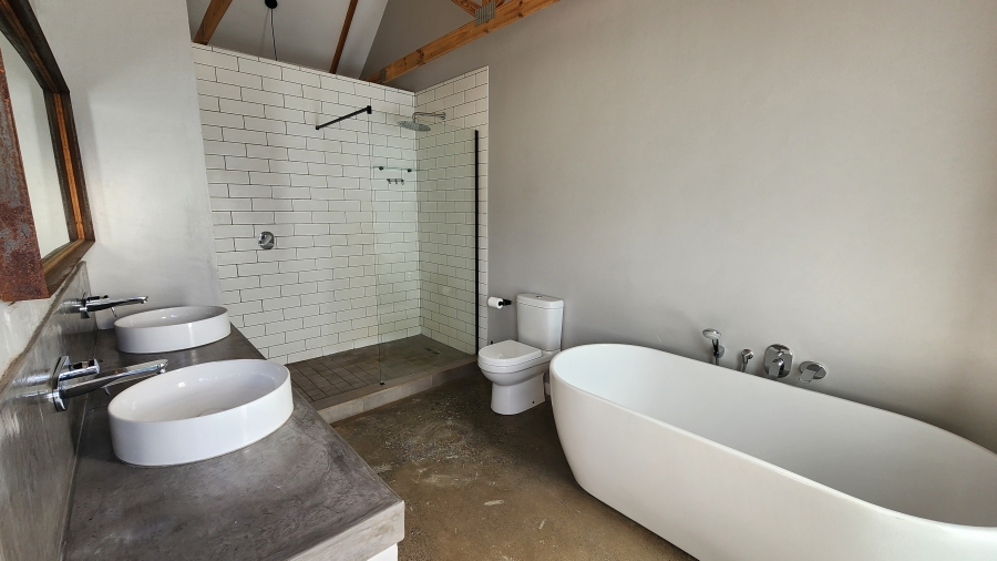 4 Bedroom Property for Sale in Waterlake Farm Lifestyle Estate Gauteng