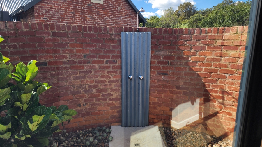 4 Bedroom Property for Sale in Waterlake Farm Lifestyle Estate Gauteng