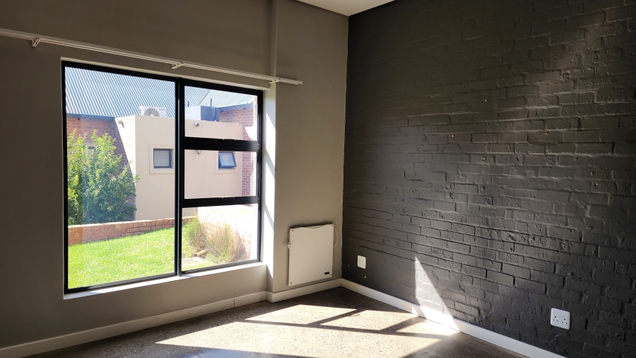 4 Bedroom Property for Sale in Waterlake Farm Lifestyle Estate Gauteng