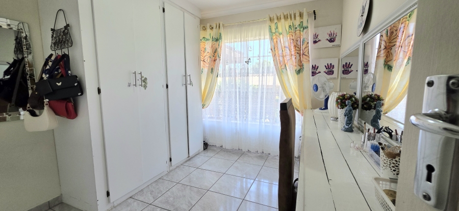2 Bedroom Property for Sale in Magalieskruin Gauteng