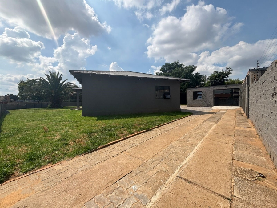 5 Bedroom Property for Sale in Vanderbijlpark Cw 6 Gauteng