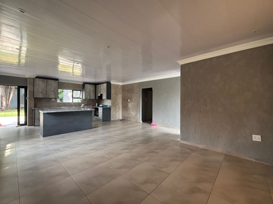 5 Bedroom Property for Sale in Vanderbijlpark Cw 6 Gauteng