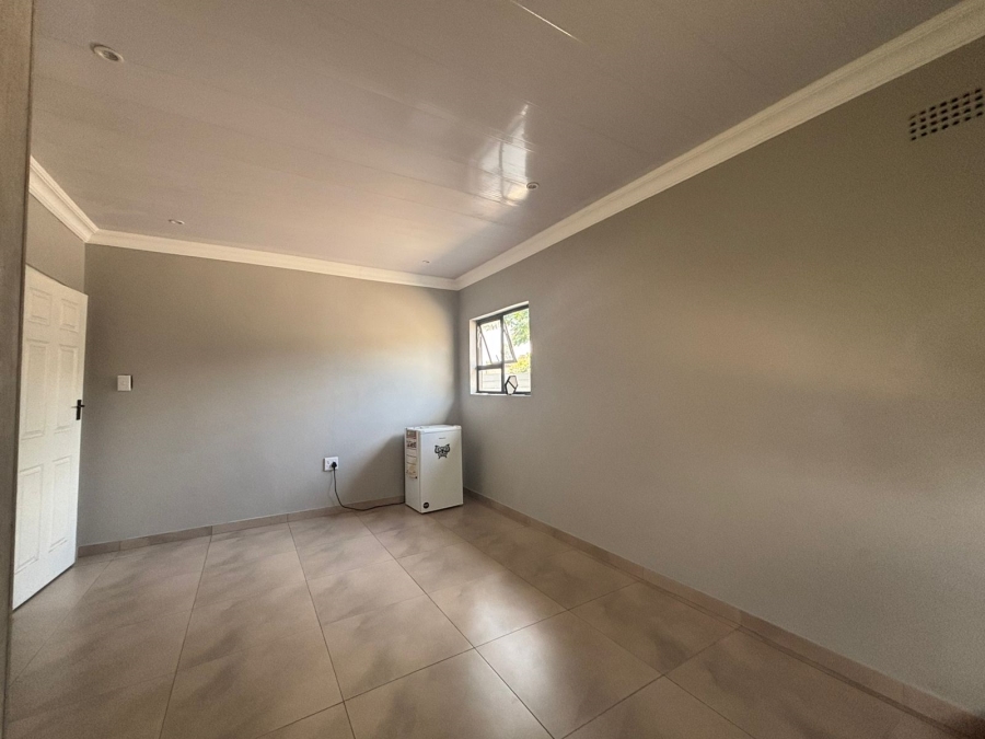 5 Bedroom Property for Sale in Vanderbijlpark Cw 6 Gauteng