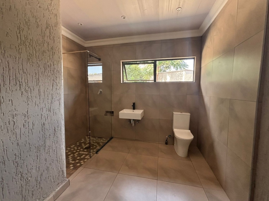 5 Bedroom Property for Sale in Vanderbijlpark Cw 6 Gauteng