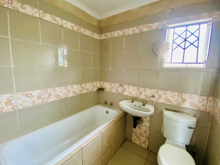 2 Bedroom Property for Sale in Savanna City Gauteng