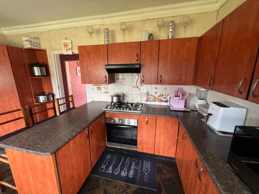 4 Bedroom Property for Sale in Buyscelia Gauteng