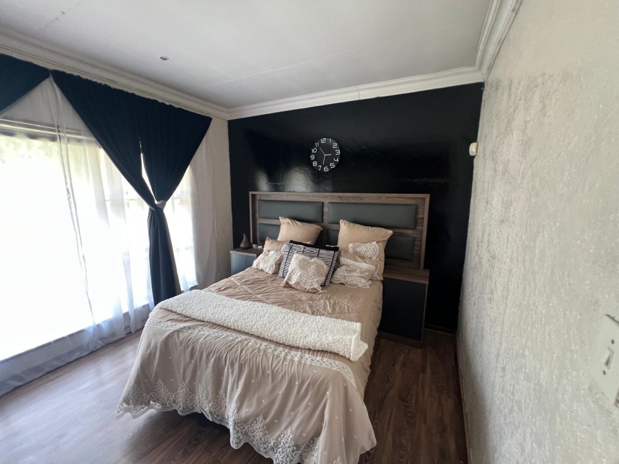 4 Bedroom Property for Sale in Buyscelia Gauteng